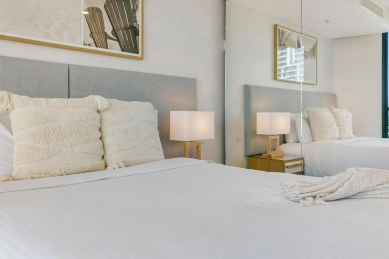Surfers Paradise 2 Bed Great Views Pool Gold Coast Apartment