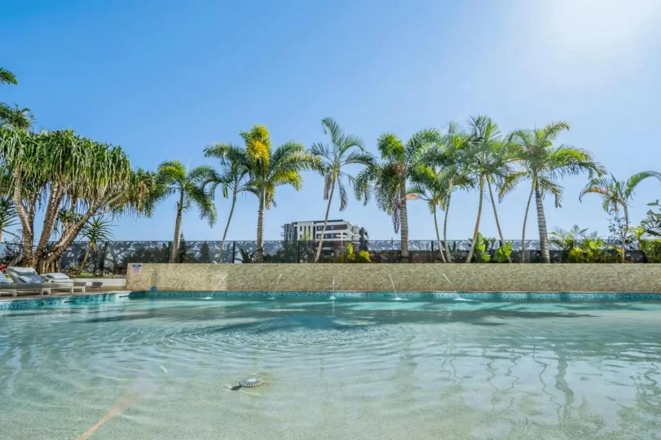 Apartment Surfers Paradise 2 Bed Great Views Pool Gold Coast