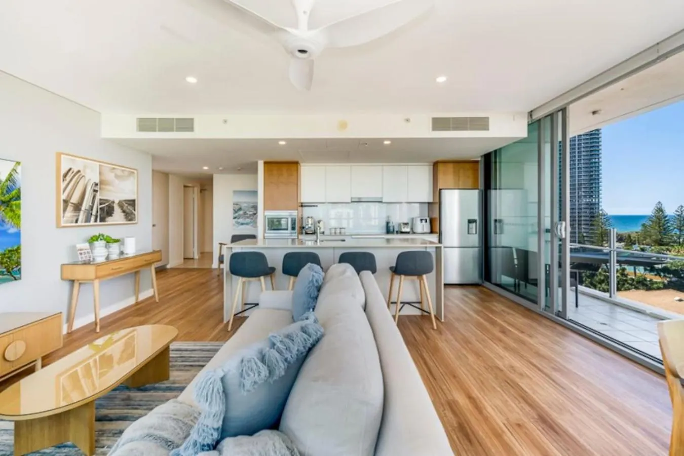 Surfers Paradise 2 Bed Great Views Pool Gold Coast Apartment