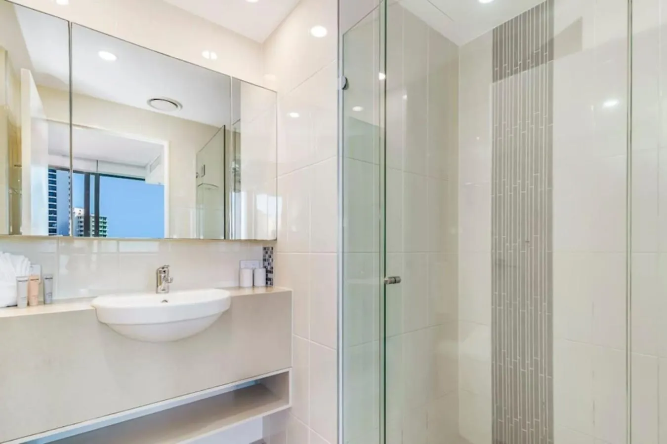 Surfers Paradise 2 Bed Great Views Pool Gold Coast Apartment