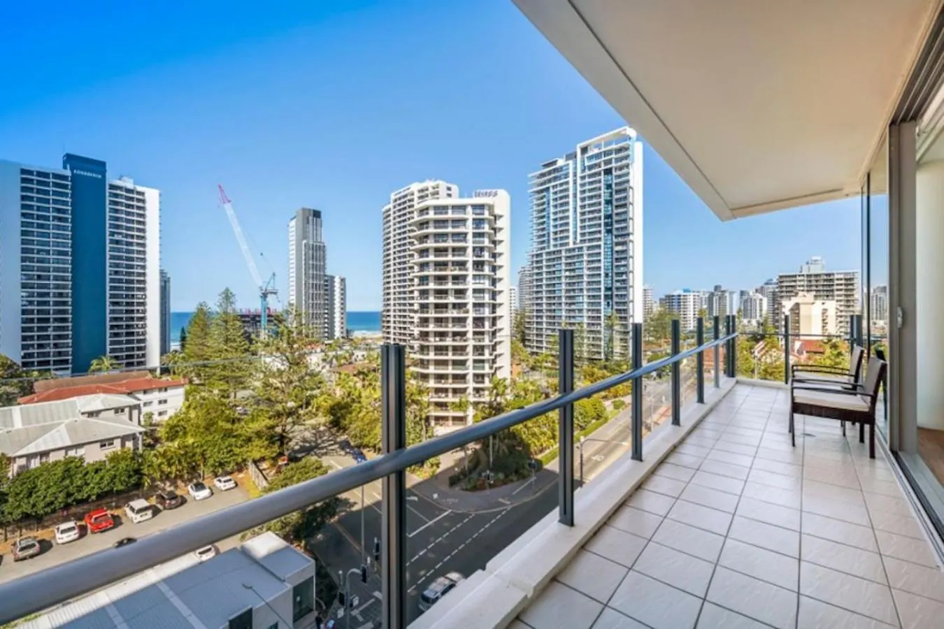 Surfers Paradise 2 Bed Great Views Pool Gold Coast